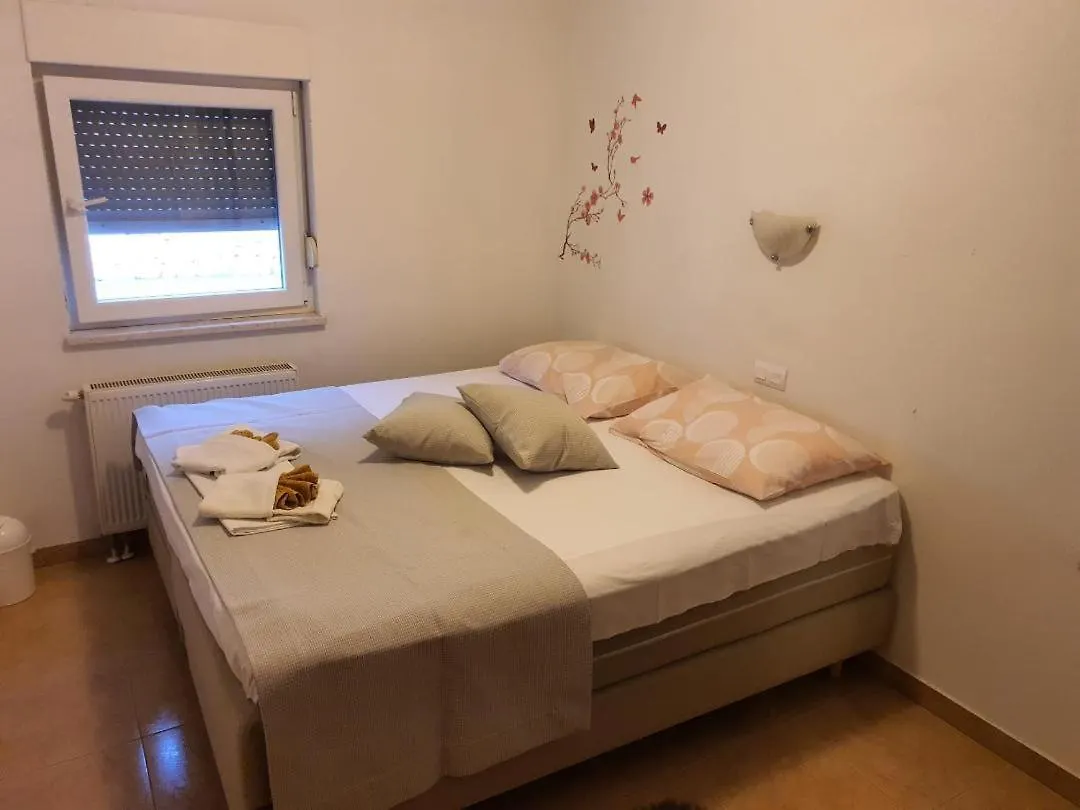 Apartments And Rooms Niki 2 Kaštela