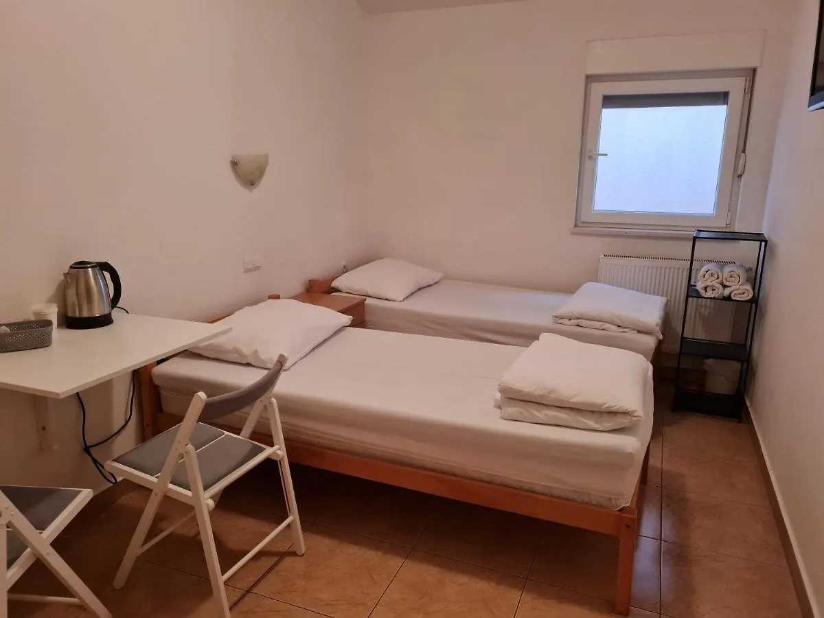 Apartments And Rooms Niki 2 Kaštela