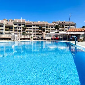 https://los-cristianos-heated-swimming-pool-air-conditioned.in-canary-islands.com