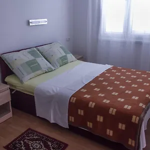 https://apartmani-pucarin.primorje-gorskikotar.com