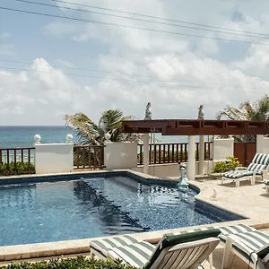 https://villa-isla-dorada.quintano-roohotels.com